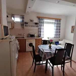 Urretje Vendeghaz Apartman